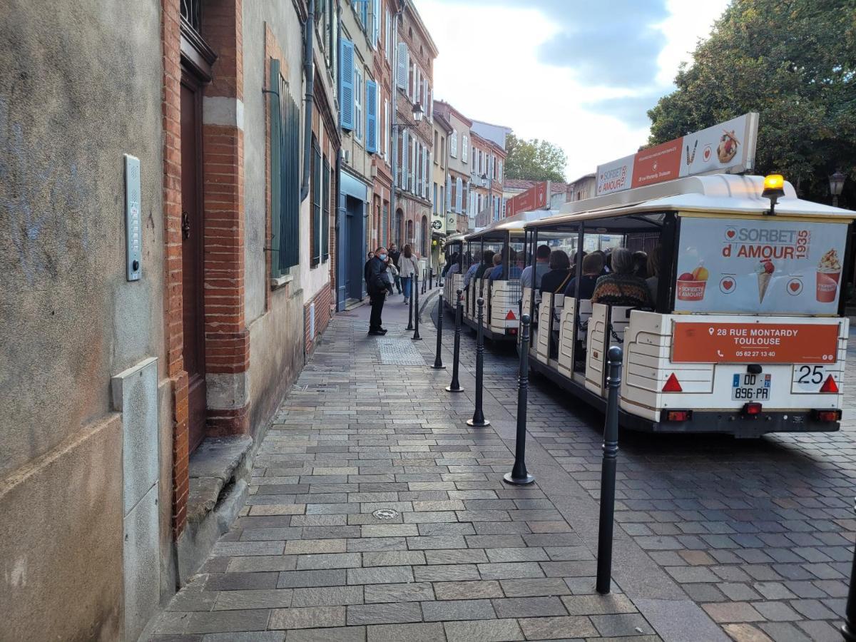 Toulouse - Basilique St-Sernin------- Netflix Exteriér fotografie